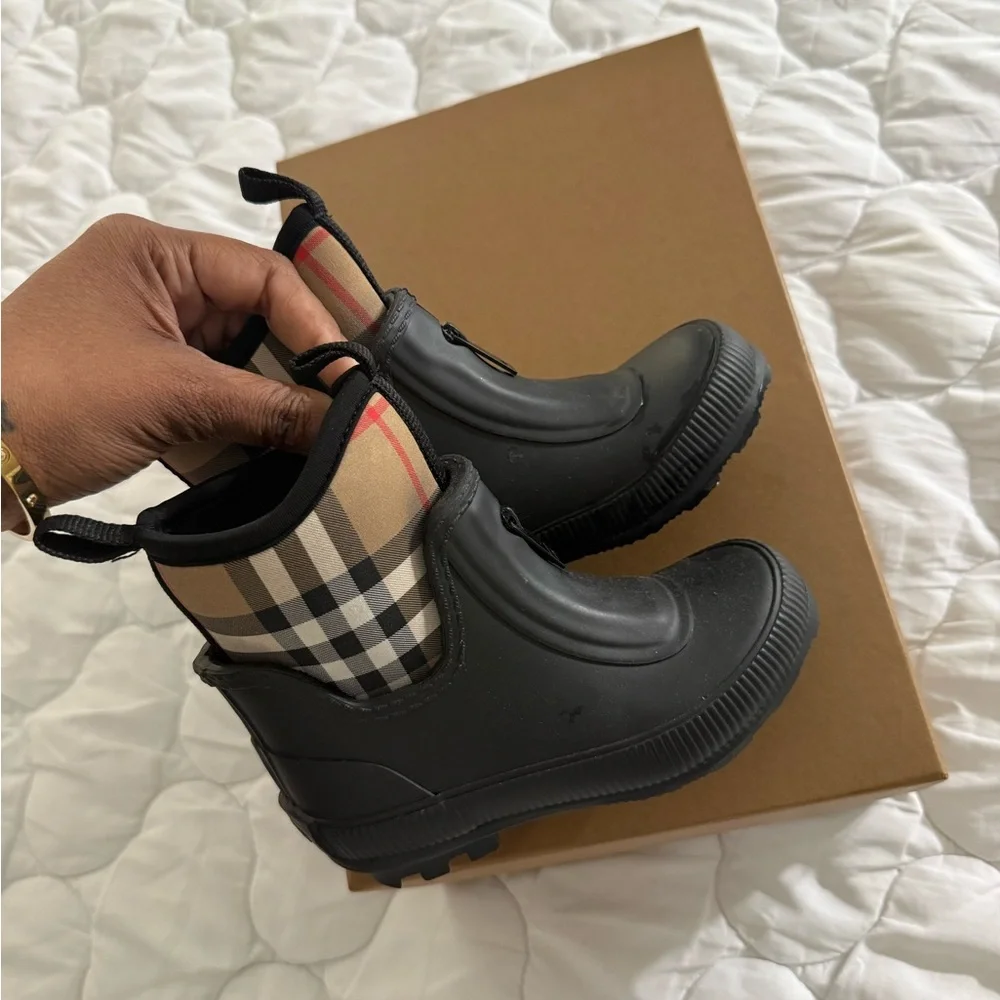 Burberry Black Kids Rain & Snow Boots with Signature Check Shaft